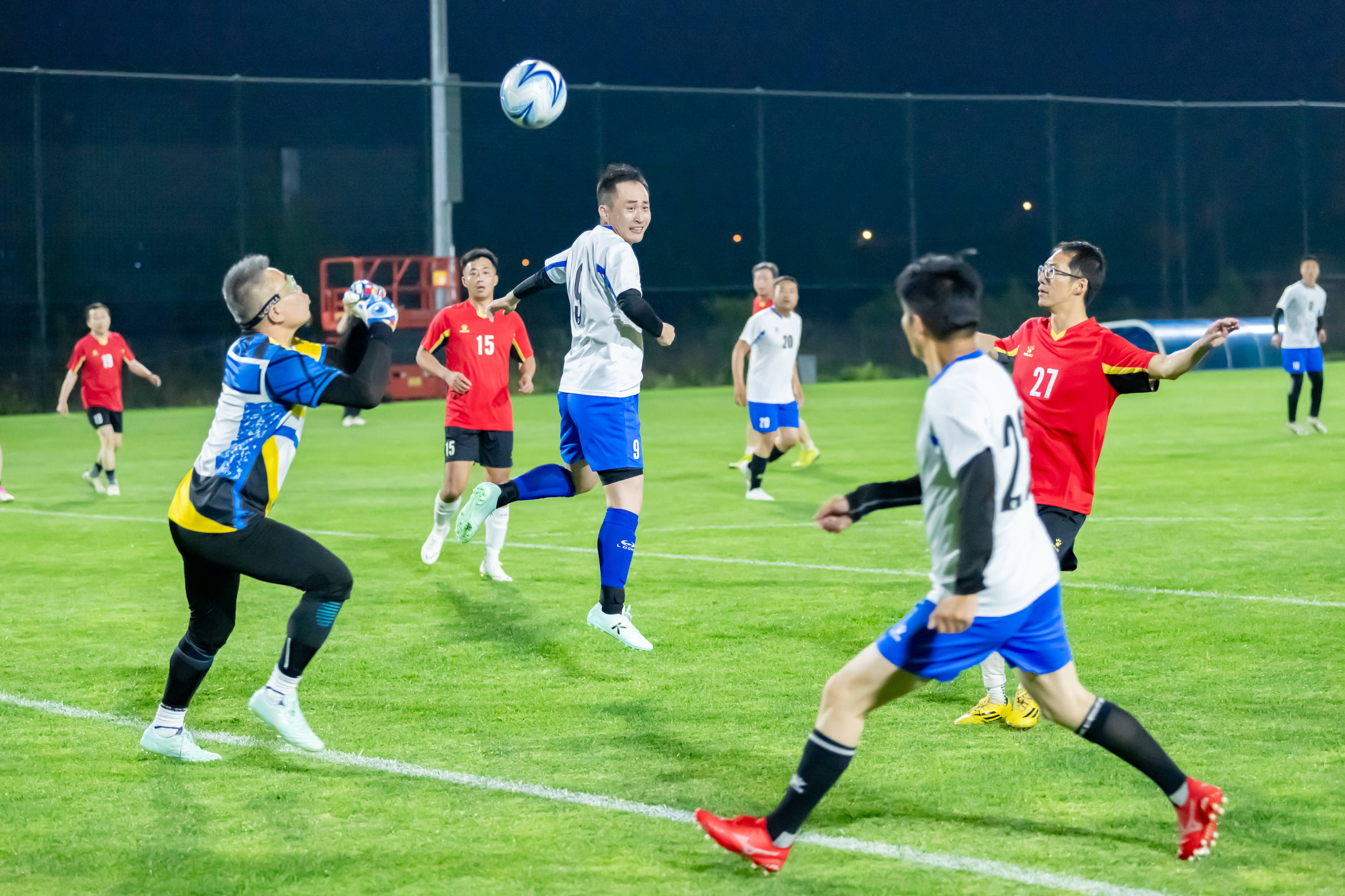 亚的比赛中 亚的比赛中