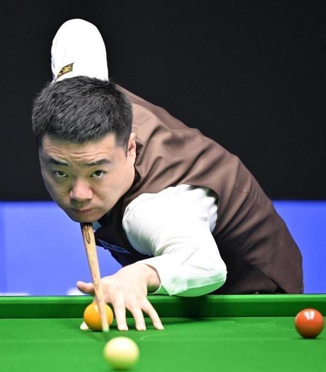 的足球联赛 的足球联赛